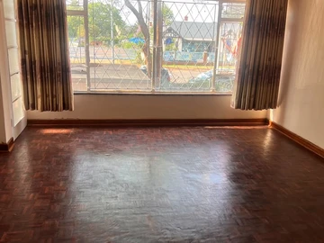 2 Bedroom Flat & Apartment