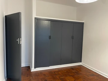 2 Bedroom Flat & Apartment