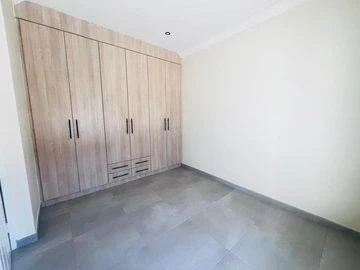 4 Bedroom Flat & Apartment