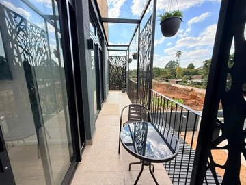 2 Bedroom Flat & Apartment