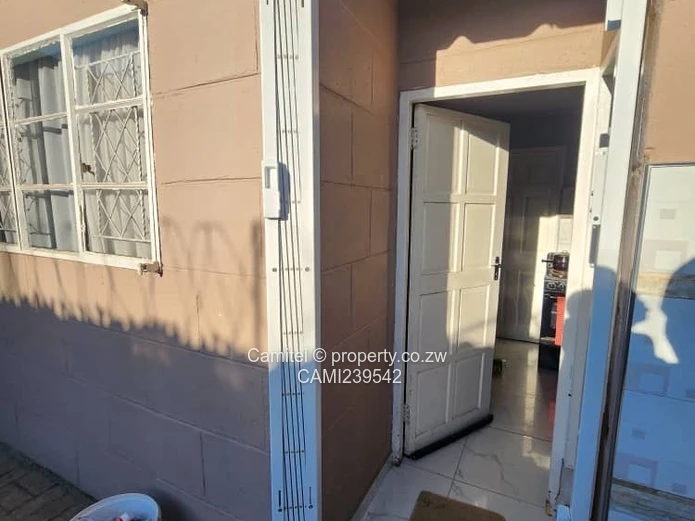 Mabvuku core house to rent walled and gated recently renovated 