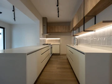 3 Bedroom Flat & Apartment
