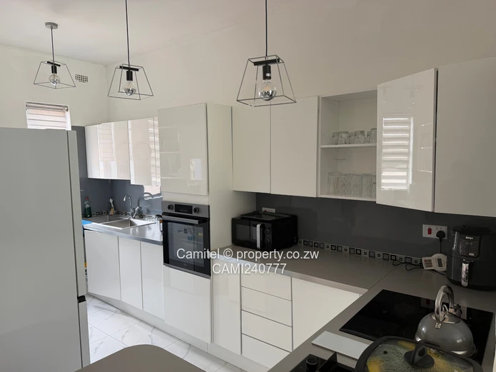 Wow 3 bed main en-suite walled and gated sitting on 516sqm (Sole Mandate)