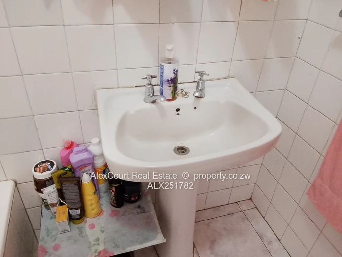 Good Investment, Garden Flat In A Prime Location!! 