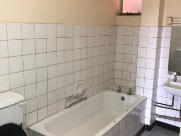 2 Bedroom Flat & Apartment