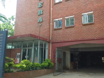 2 Bedroom Flat & Apartment