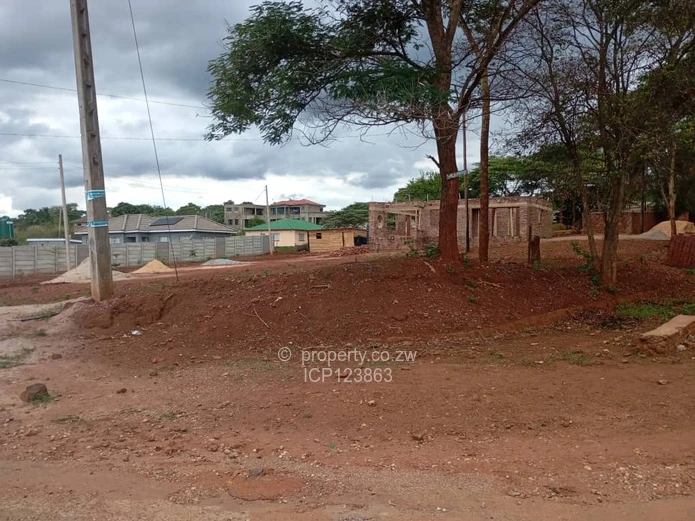 2000m² Residential Land for Sale in Prestigious Glen Lorne, Harare with  3 bed cottage at roof level