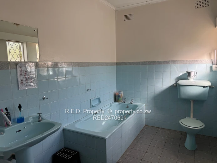 Neat Family Home In Ilanda!