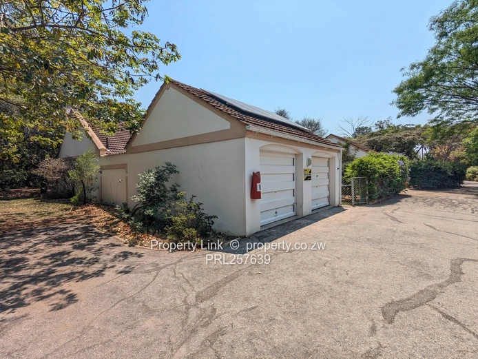 Bridgeways Renovated 3-Bed Townhouse - Available Immediately!