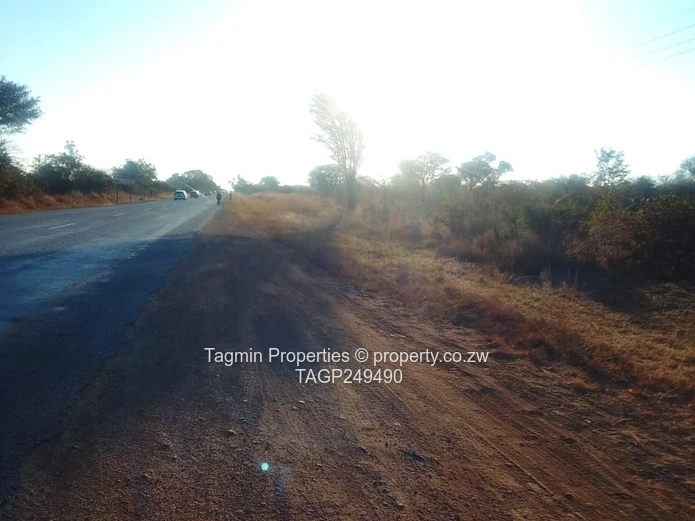 100hetres farm forsale kadoma 10km from Kadoma CBD along bulawayo road  (Sole Mandate)