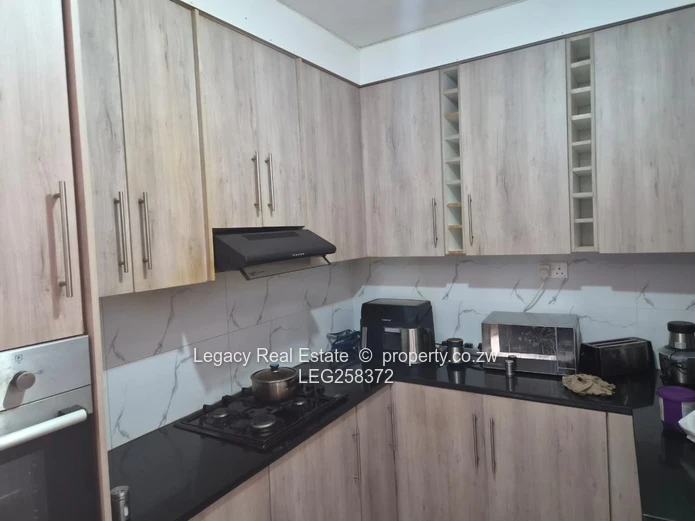 Ashdown Park 4-Bed Walled House with Garage & Fitted Kitchen