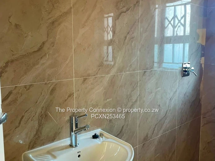 Modern 3-Bedroom Executive Apartment in Tynwald – Prestigious Gated Community