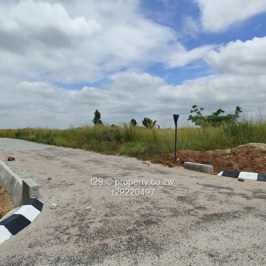 Nyabira low density Paarl luna estate stands for sale (Sole Mandate)