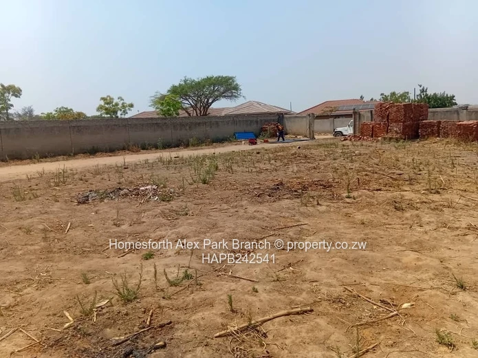 Riverside Park 3BR on 2500m2 - Flatlet, Tank & Walled Yard