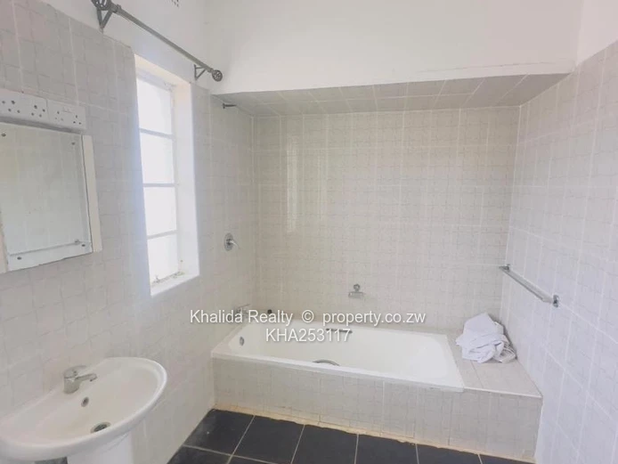 Marlborough House for Rent With a 3 Bed Cottage 