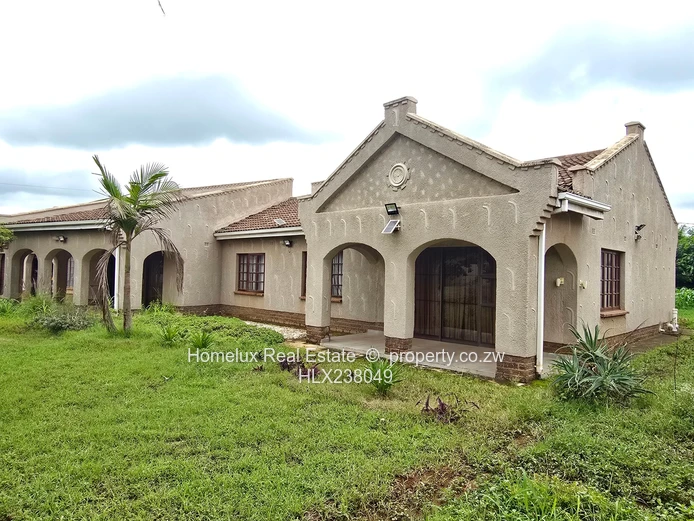 Elegant 4-Bedroom Family Home in Norton Knowe