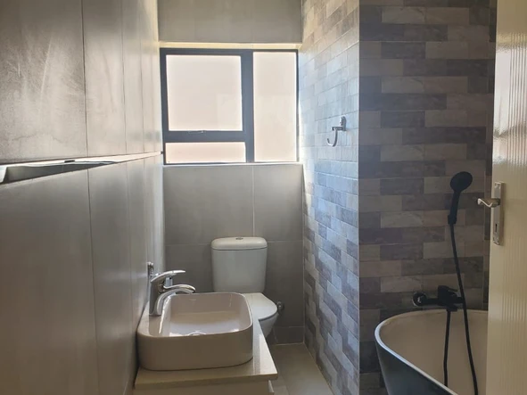 4 Bedroom Flat & Apartment