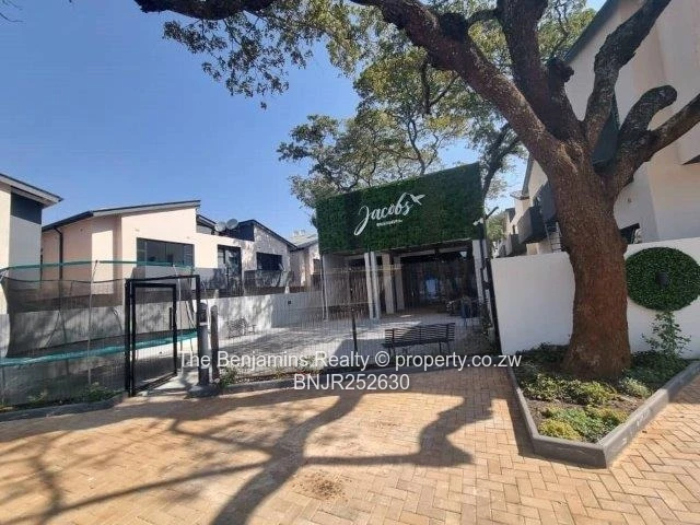Townhouse In Avondale