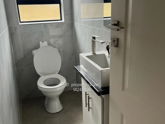 Pomona 3 bedroomed fully furnished Townhouse to rent