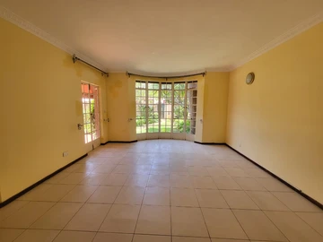 3 Bedroom Flat & Apartment