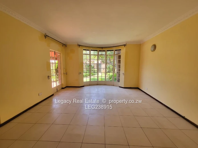 Executive 3-Bed Duplex to Let – Avenues