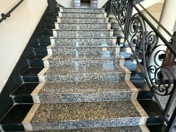 Hogerty Hill: Grand 8-Bed Mansion with Pool