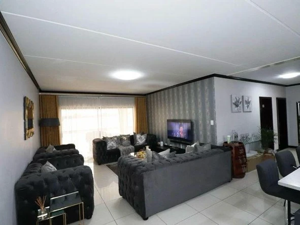 3 Bedroom Flat & Apartment