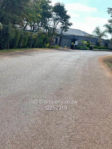 Fenced 4,520 m2 Gletwin Park Stand - Tarred Road