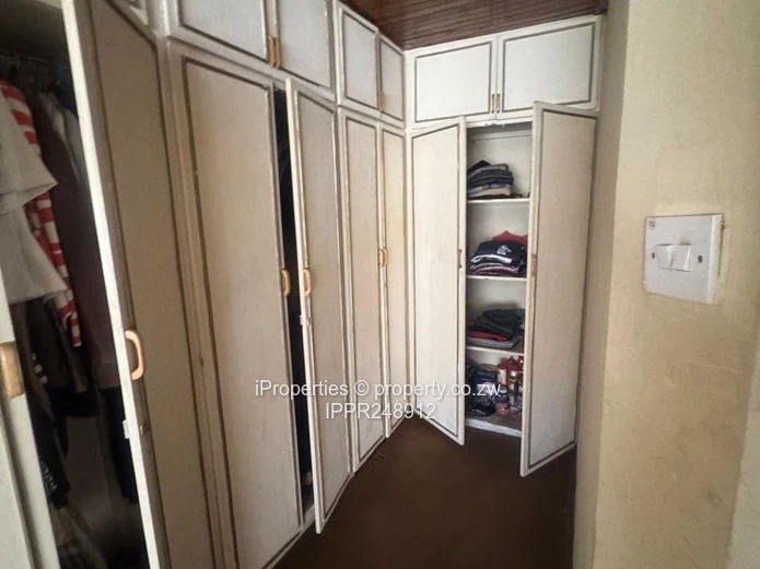 Golden Oldie Modern 5-Bedroom Home – Marlborough