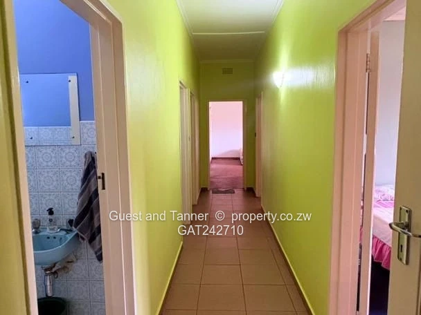 Suburbs – 4 Bedroom House For Sale