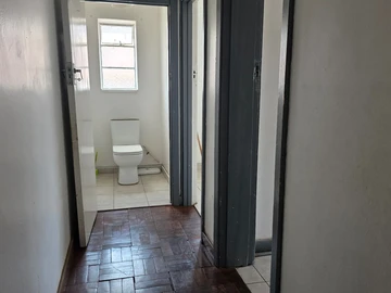 2 Bedroom Flat & Apartment