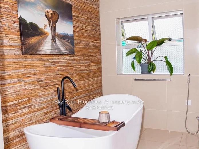 Kwekwe, Southwood House For Sale