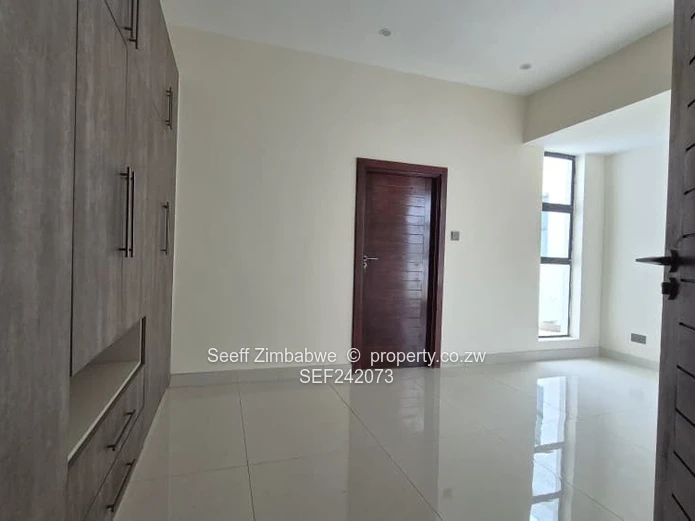 Exclusive Upmarket Townhouse For Sale