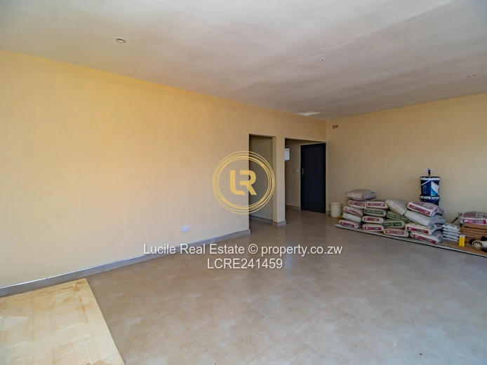 Newly Constructed 3 Bedroom Residence in Raiham Park