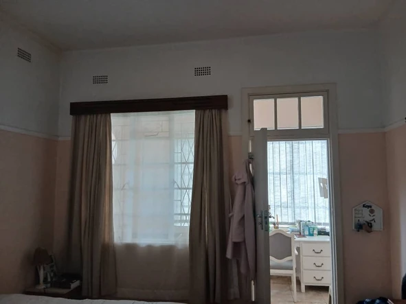 2 Bedroom Flat & Apartment