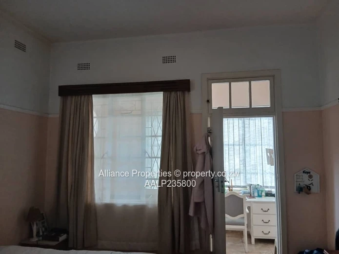 Spacious Simplex 2-Bedroom Flat with Garage & Playground Access