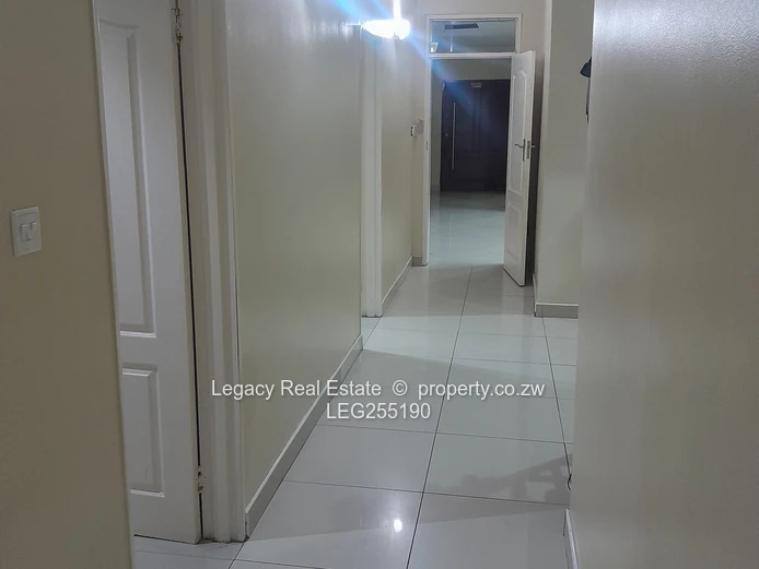 4-Bed Mabvazuva Townhouse with Borehole & Modern Kitchen (Sole Mandate)