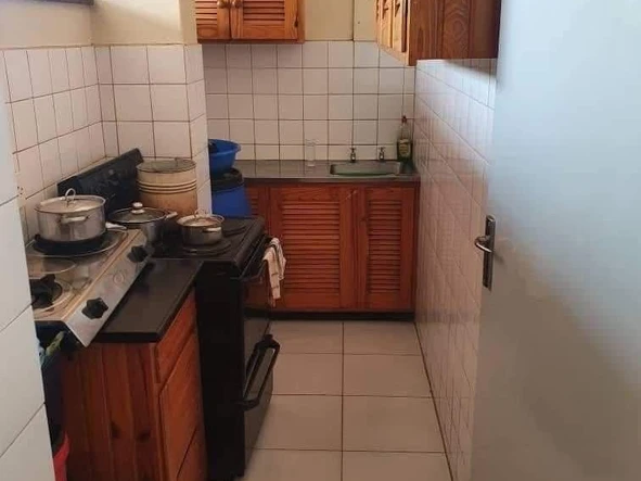 2 Bedroom Flat & Apartment