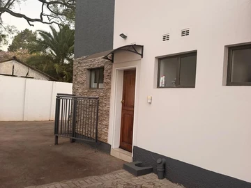 3 Bedroom Flat & Apartment