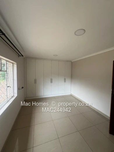 6 Bedroomed house with a 2 bedroomed cottage to let