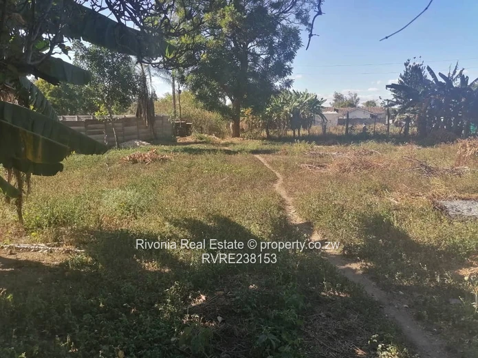 Old Marlborough 5beds house 4269sqm . Potential for redevelopment deeds