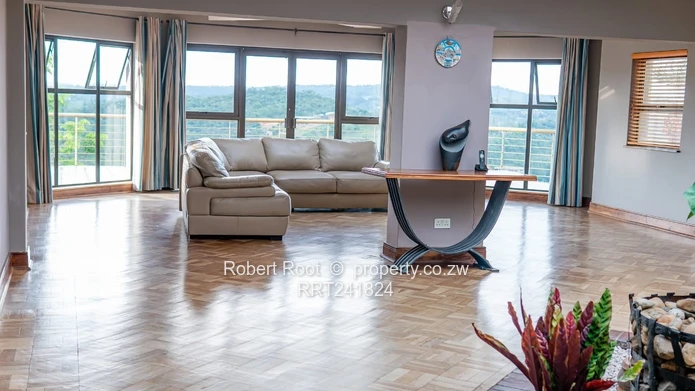 Folyjon Magnificient 5-Bed Furnished Villa with Pool & Borehole