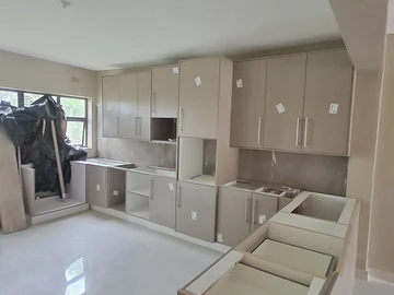 3 Bedroom Flat & Apartment