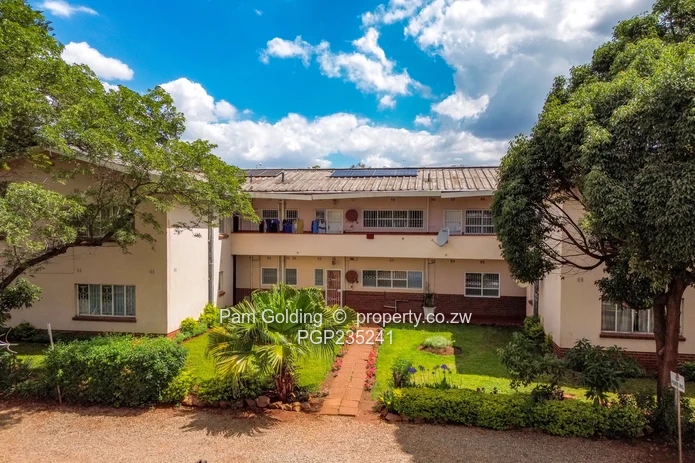 Spacious ground floor apartment in a well located complex