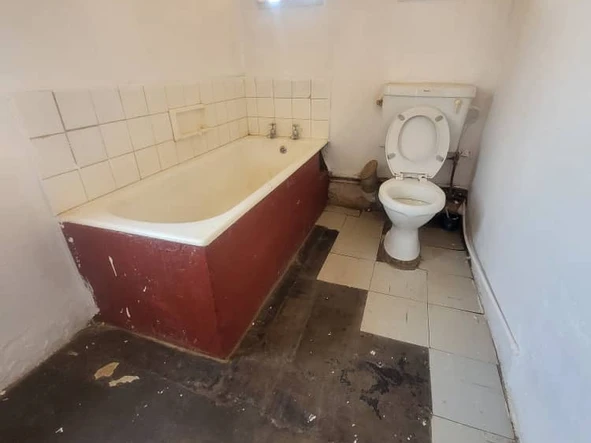 2 Bedroom Flat & Apartment