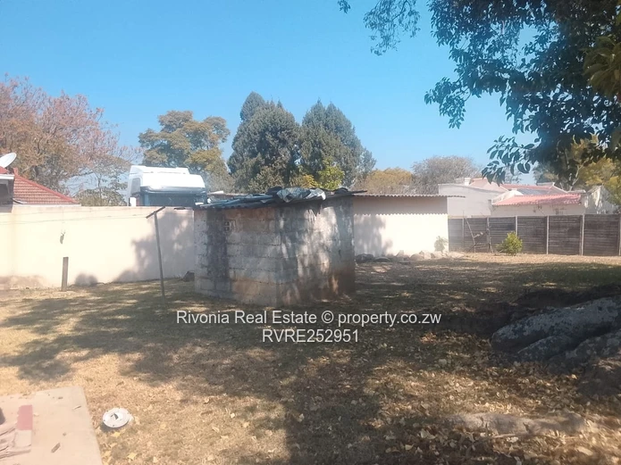 Greendale North: 3-Bed Home with Pool & Borehole on 3767m²