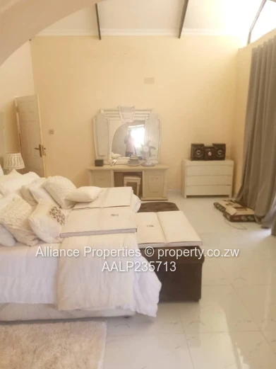 Luxurious 3-Bedroom En-Suite Cluster with Borehole in Prime Helensvale