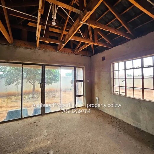 Belvedere 4-Bed Home on 1,300m² — Garage & Staff