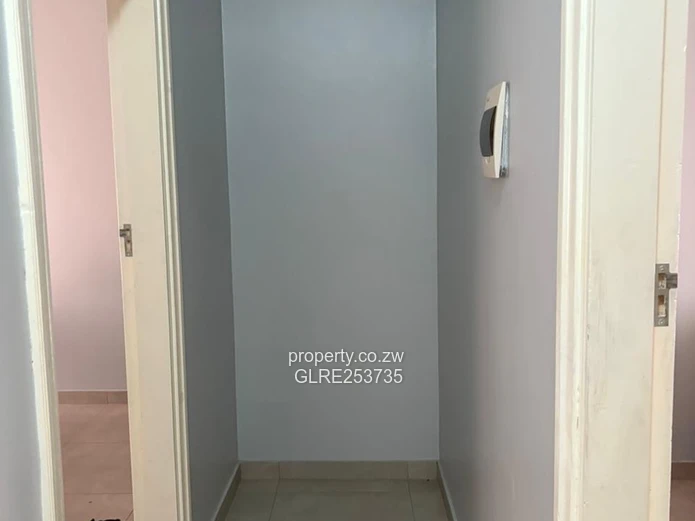 Stylish 2-Bed Flat in Westgate with Borehole & Patio