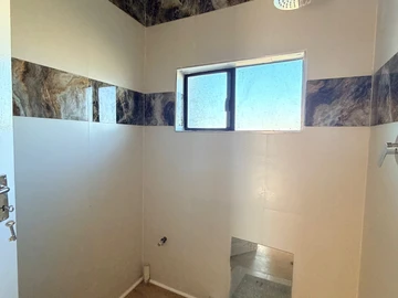 3 Bedroom Flat & Apartment